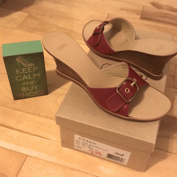 ♦️COACH Red Slides♦️ Traci ♦️8 M Never Worn - Picture 1 of 5